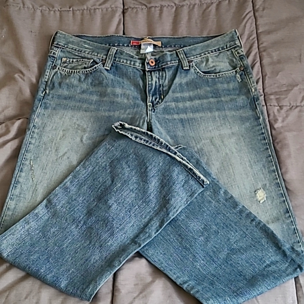 Old Navy boot cut Jeans 12 short ultra low waist distressed 12s great condition